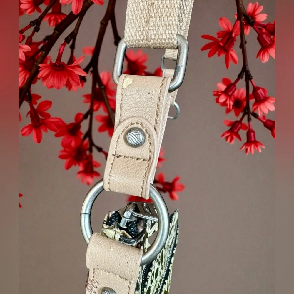 SAKROOTS Artist Circle Flat Crossbody Bag. - Picture 16 of 16